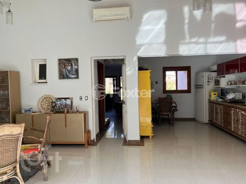 Image 8 - 915013