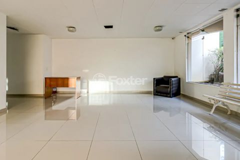 Image 7 - 915043
