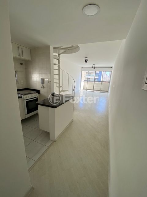 Image 1 - 915044