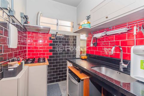 Image 19 - 915059