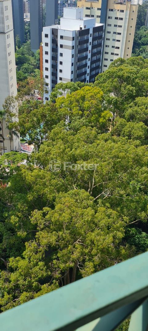 Image 6 - 915060