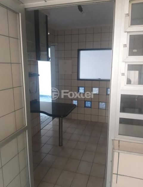 Image 4 - 915086