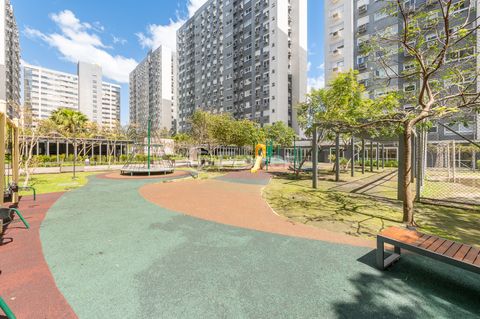 Image 8 - 915109