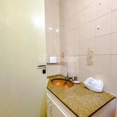 Image 7 - 915153