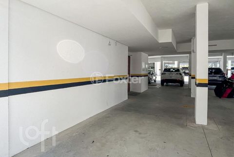 Image 17 - 915171