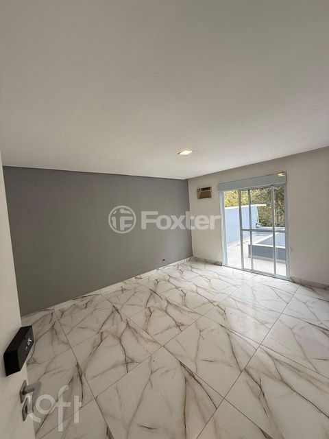 Image 7 - 915203