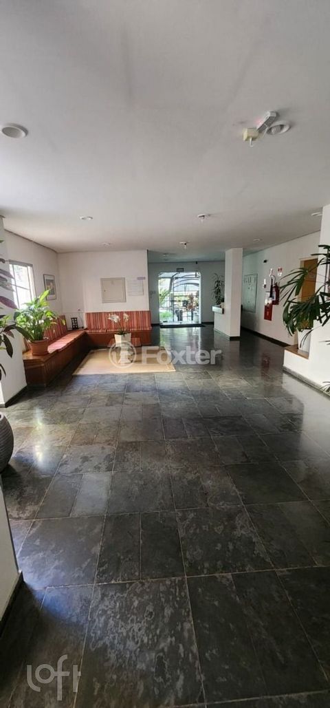 Image 10 - 915214