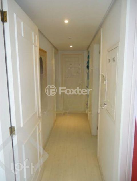 Image 4 - 915223