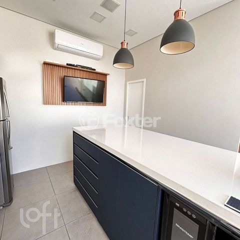 Image 3 - 915285