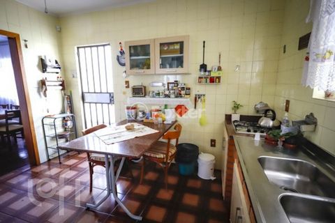 Image 14 - 915286