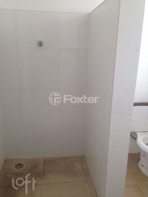 Image 6 - 915300