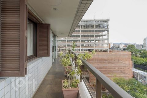 Image 12 - 915302