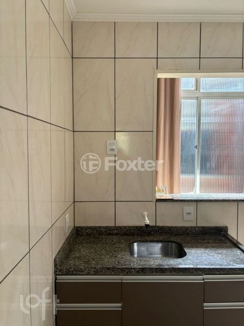 Image 8 - 915309