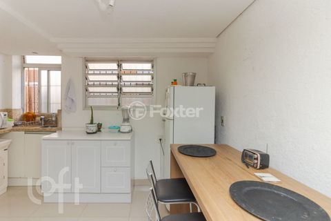 Image 4 - 915332