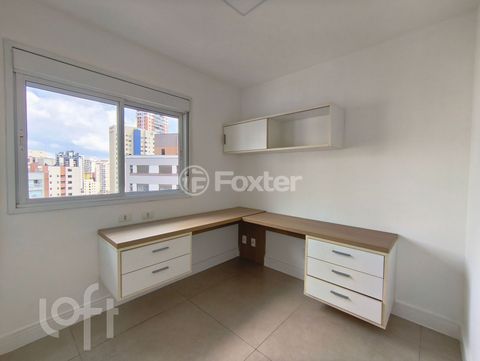 Image 6 - 915333