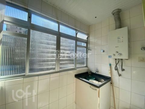 Image 4 - 915347