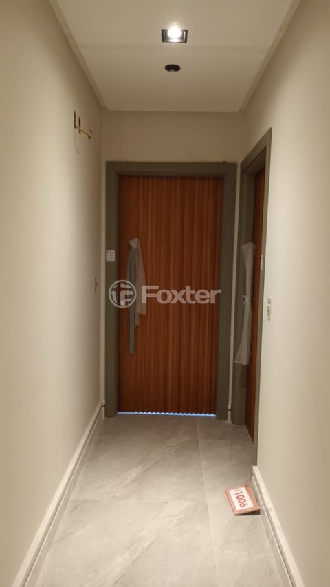Image 5 - 915351