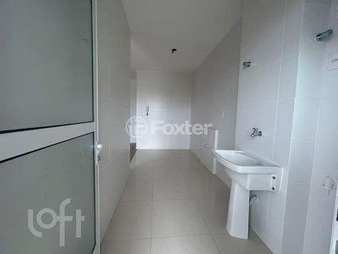 Image 7 - 915352