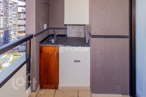 Image 11 - 915366