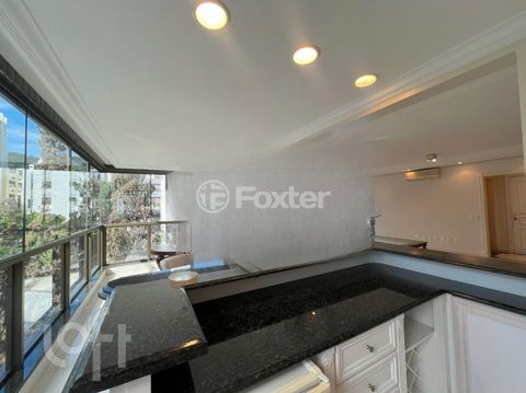 Image 7 - 915373