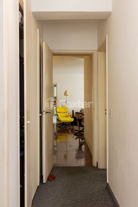 Image 6 - 915381