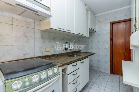 Image 17 - 915383