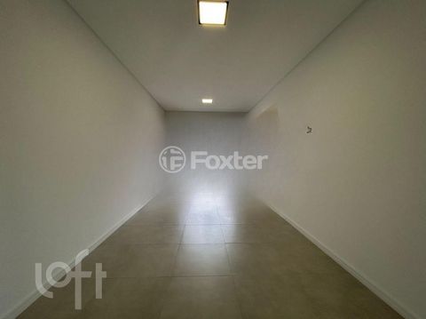 Image 2 - 915403