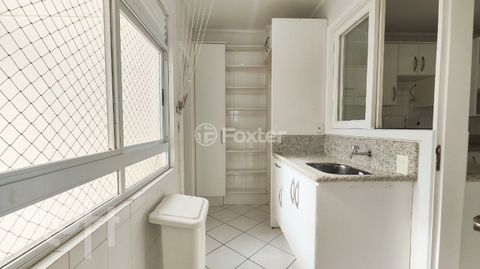 Image 9 - 915406