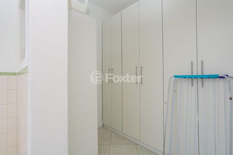 Image 17 - 915413