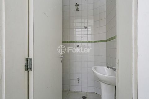 Image 8 - 915413