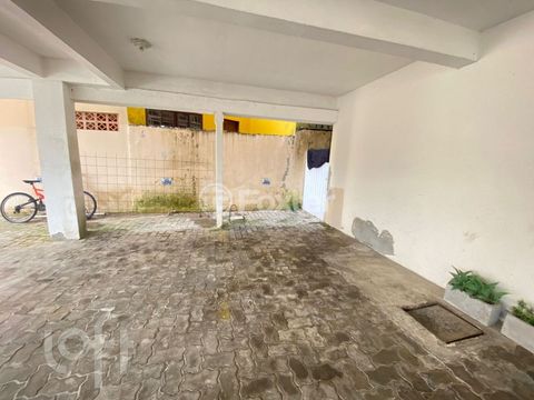 Image 10 - 915426