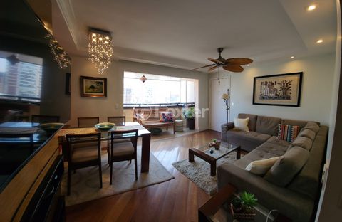 Image 5 - 915429
