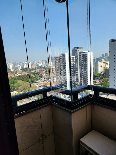 Image 19 - 915429