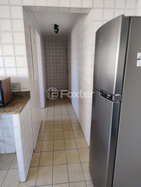 Image 6 - 915439