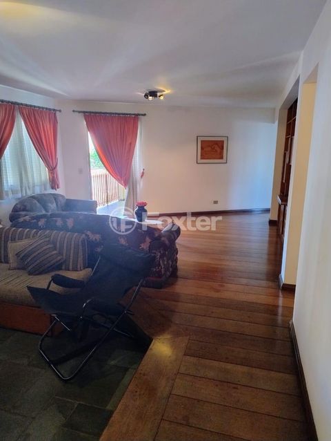 Image 7 - 915439