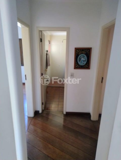 Image 4 - 915439
