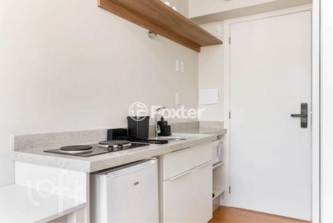 Image 1 - 915443
