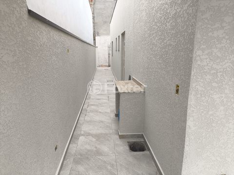 Image 5 - 915447