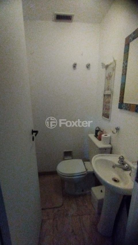 Image 5 - 915452
