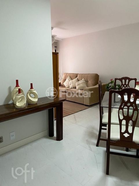 Image 4 - 915453