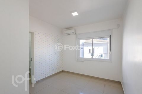 Image 11 - 915506
