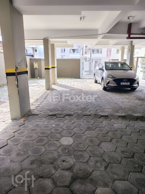 Image 10 - 915508