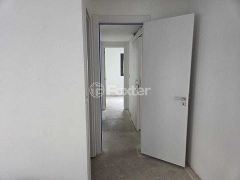 Image 5 - 915516
