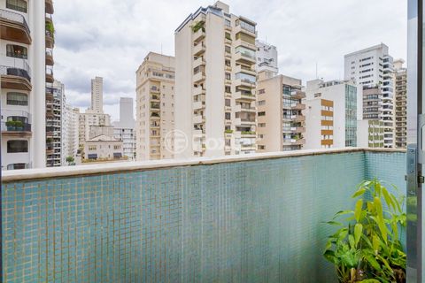 Image 5 - 915539