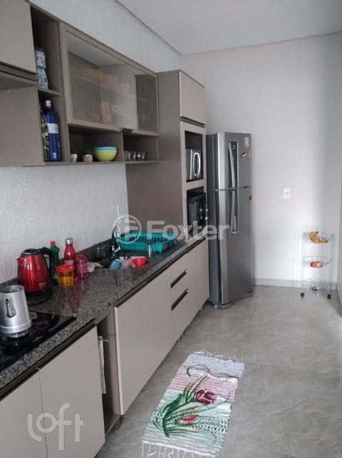 Image 2 - 915545