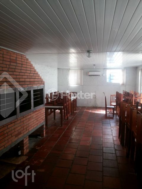 Image 8 - 915555