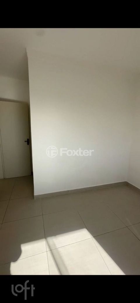 Image 11 - 915557