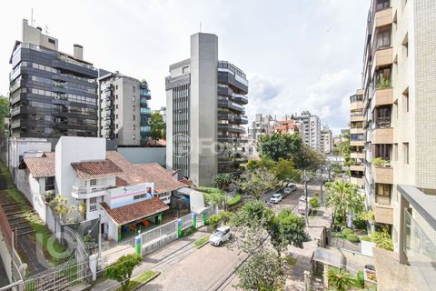 Image 4 - 915561