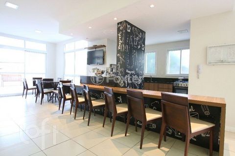 Image 4 - 915566