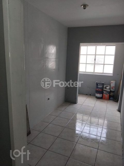 Image 7 - 915575